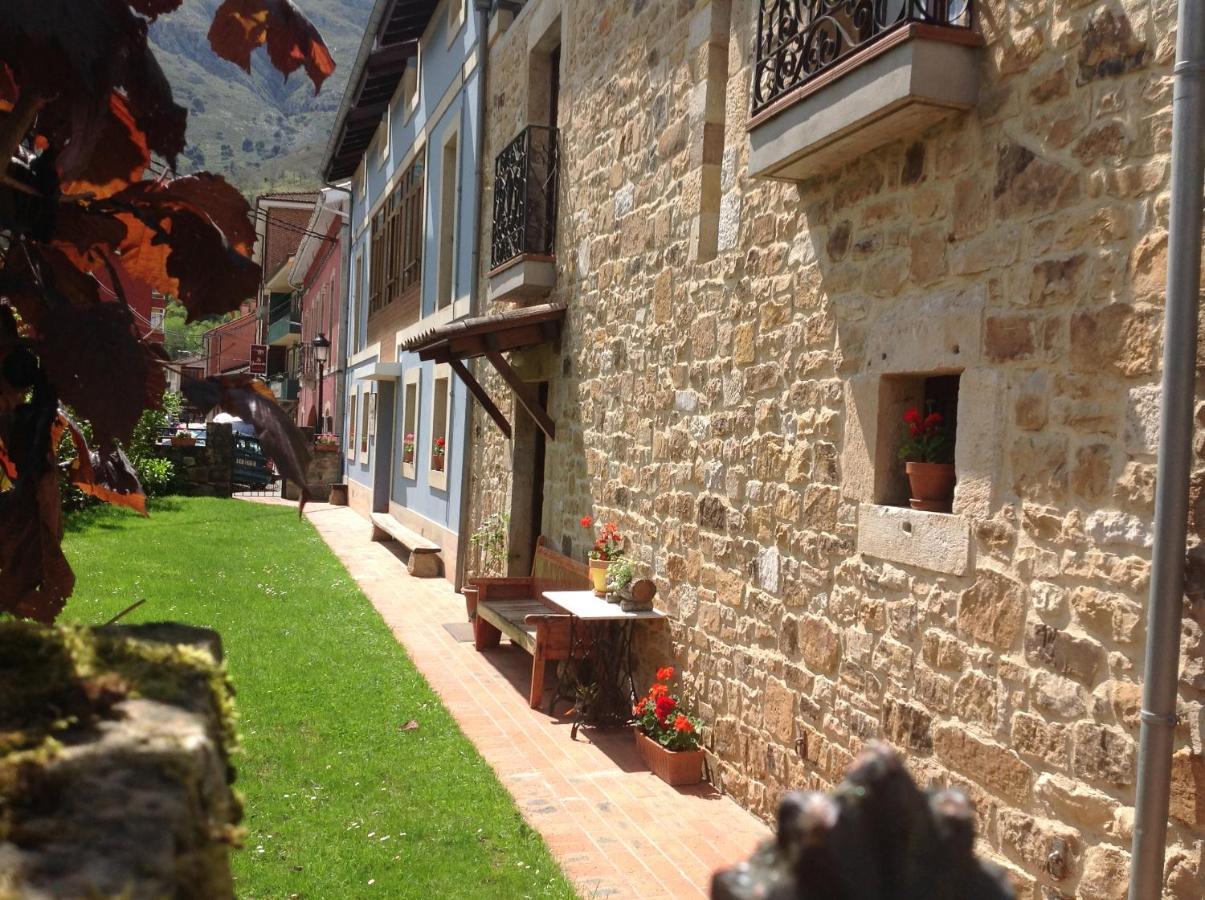 Apartamento Casa de la Tila Arenas De Cabrales Exterior foto