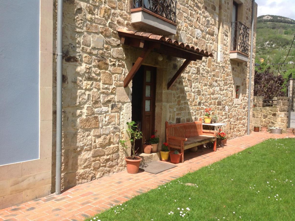 Apartamento Casa de la Tila Arenas De Cabrales Exterior foto
